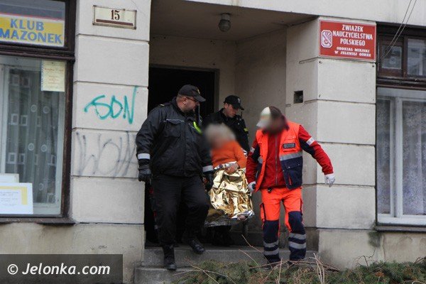 strazacy-pomogli-ratownikom-pogotowia-dostac-sie-do-chorej-kobiety-foto-43343