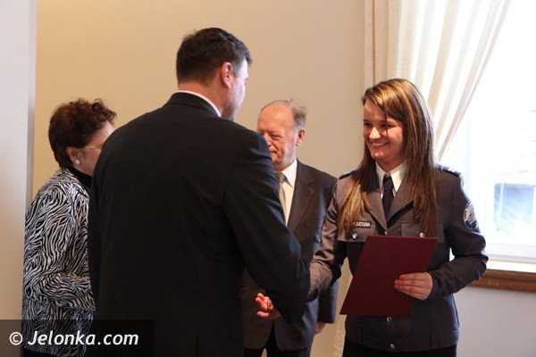 stypendia-dla-najlepszych-uczniow-w-powiecie-jeleniogorskim-foto-43502