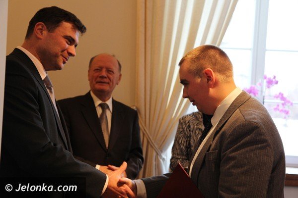stypendia-dla-najlepszych-uczniow-w-powiecie-jeleniogorskim-foto-43502