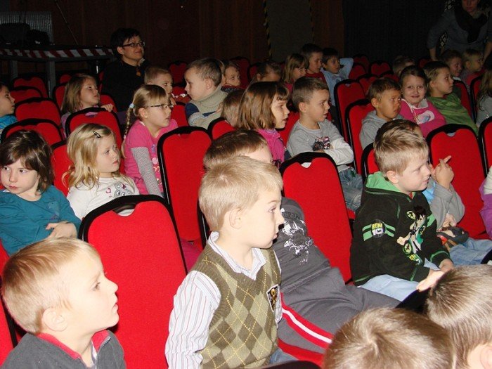 mikoaj-z-czarownica-i-wilkiem-dla-sobieszowskich-dzieci-foto-43508