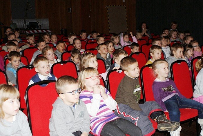 mikoaj-z-czarownica-i-wilkiem-dla-sobieszowskich-dzieci-foto-43508