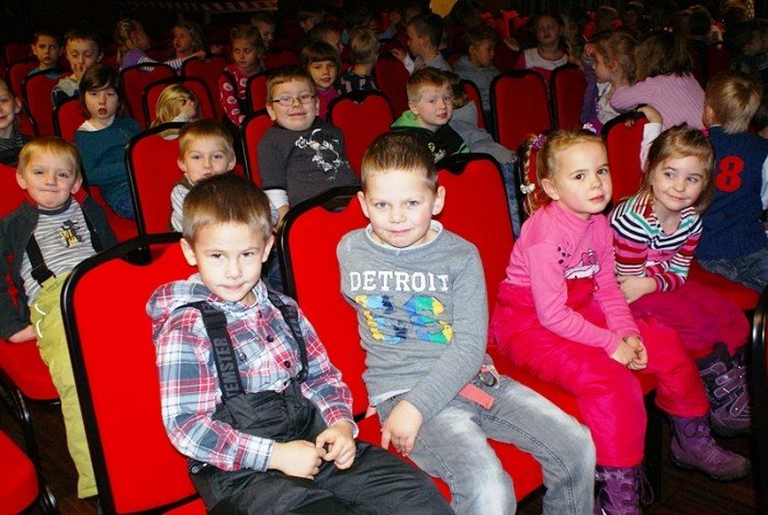 mikoaj-z-czarownica-i-wilkiem-dla-sobieszowskich-dzieci-foto-43508