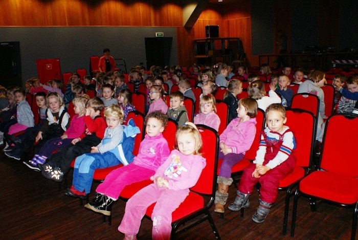 mikoaj-z-czarownica-i-wilkiem-dla-sobieszowskich-dzieci-foto-43508