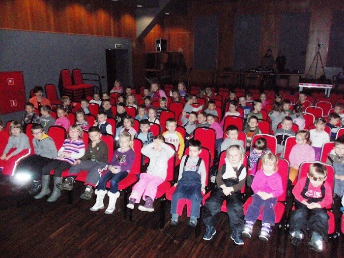 mikoaj-z-czarownica-i-wilkiem-dla-sobieszowskich-dzieci-foto-43508