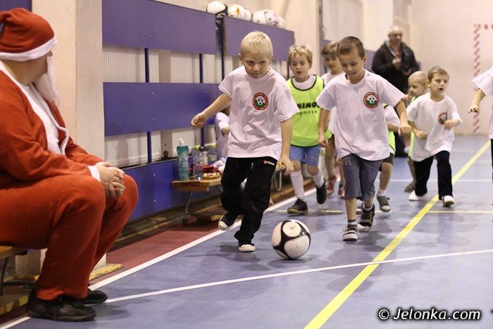 swiety-mikoaj-odwiedzi-pikarskie-przedszkole-foto-43535