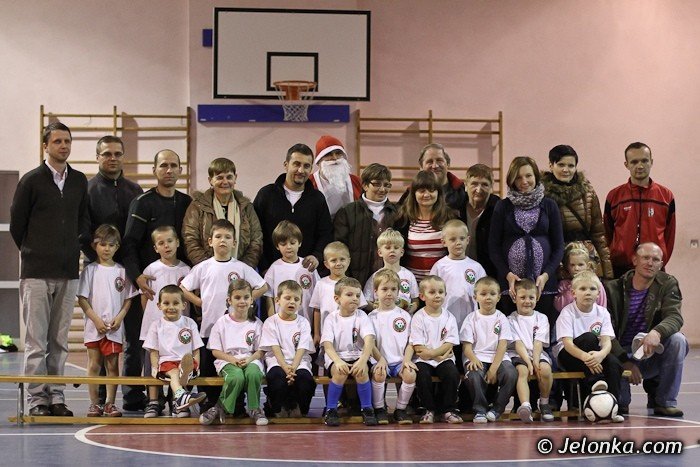 swiety-mikoaj-odwiedzi-pikarskie-przedszkole-foto-43535
