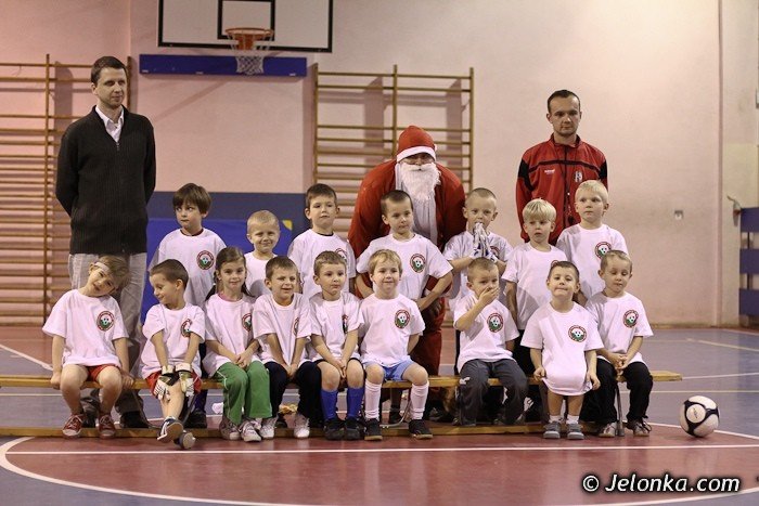 swiety-mikoaj-odwiedzi-pikarskie-przedszkole-foto-43535