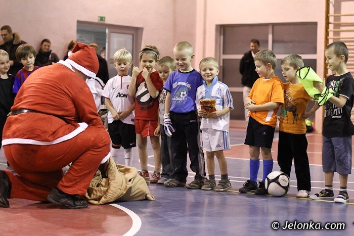 swiety-mikoaj-odwiedzi-pikarskie-przedszkole-foto-43535