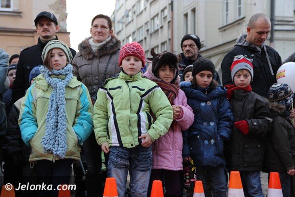 na-jeleniogorski-rynek-przyby-sw-mikoaj-foto-43703