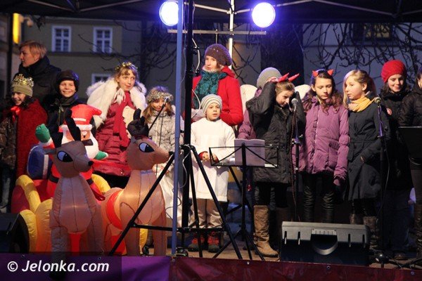 na-jeleniogorski-rynek-przyby-sw-mikoaj-foto-43703