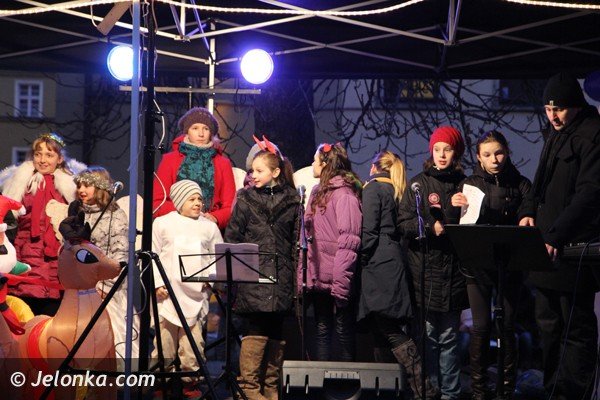 na-jeleniogorski-rynek-przyby-sw-mikoaj-foto-43703