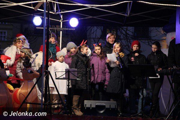 na-jeleniogorski-rynek-przyby-sw-mikoaj-foto-43703