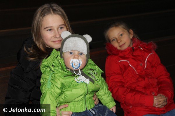 niemcy-ufundowali-podarki-dzieciom-z-powiatu-jeleniogorskiego-foto-43704