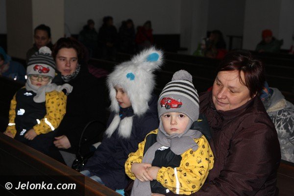 niemcy-ufundowali-podarki-dzieciom-z-powiatu-jeleniogorskiego-foto-43704