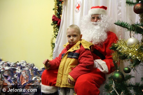 niemcy-ufundowali-podarki-dzieciom-z-powiatu-jeleniogorskiego-foto-43704