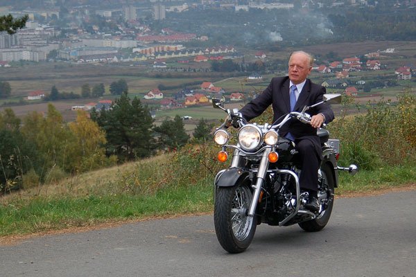 Czy przebojowemu Jackowi Włodydze uda się po raz kolejny zostać starostą jeleniogórskim?