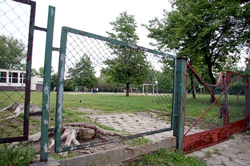 Marzenie wielu młodych jeleniogórzan, którzy nie grają na co dzień w klubach sportowych: porządne boiska dla wszystkich.