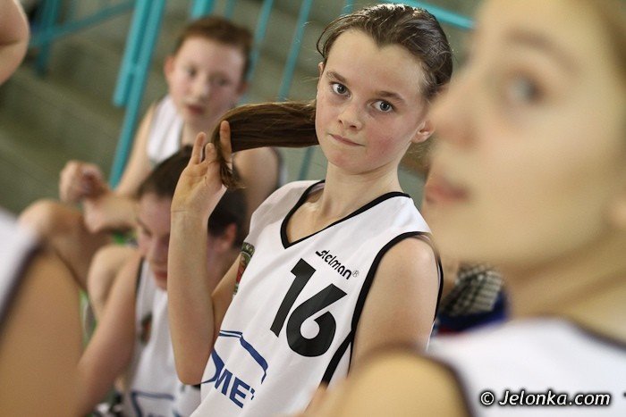 sosnowiczanki-gromia-w-pierwszym-dniu-gwiazdkowego-basketu-foto-43865