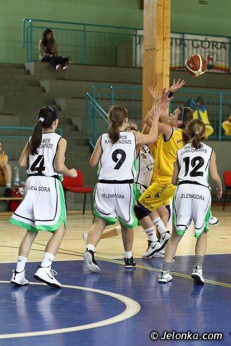 sosnowiczanki-gromia-w-pierwszym-dniu-gwiazdkowego-basketu-foto-43865