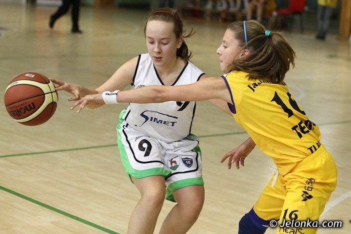 sosnowiczanki-gromia-w-pierwszym-dniu-gwiazdkowego-basketu-foto-43865