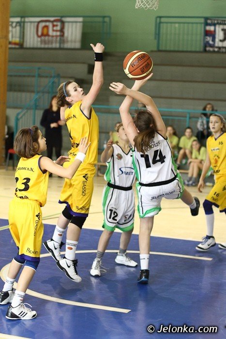 sosnowiczanki-gromia-w-pierwszym-dniu-gwiazdkowego-basketu-foto-43865