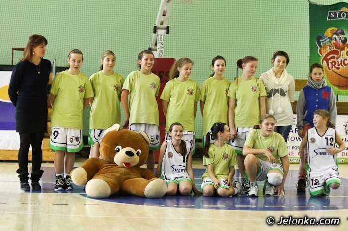 sosnowiczanki-gromia-w-pierwszym-dniu-gwiazdkowego-basketu-foto-43865