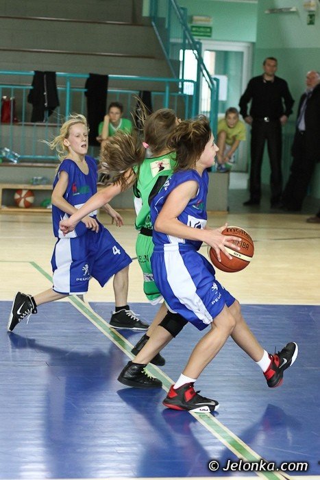 sosnowiczanki-gromia-w-pierwszym-dniu-gwiazdkowego-basketu-foto-43865