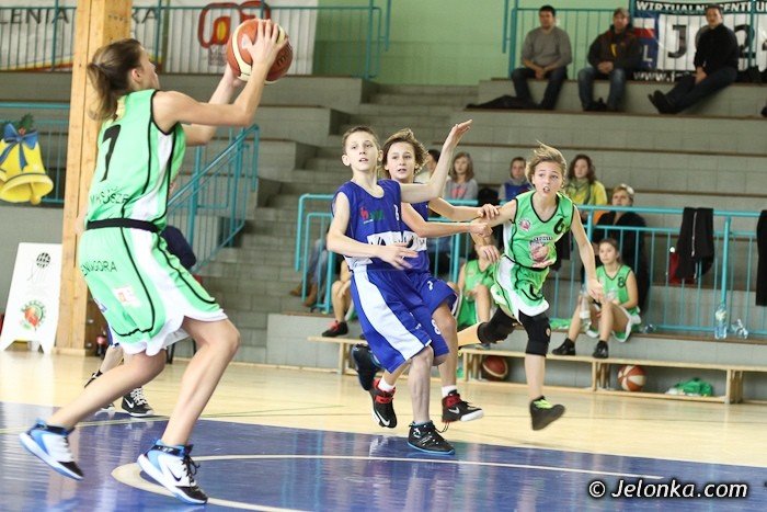 sosnowiczanki-gromia-w-pierwszym-dniu-gwiazdkowego-basketu-foto-43865