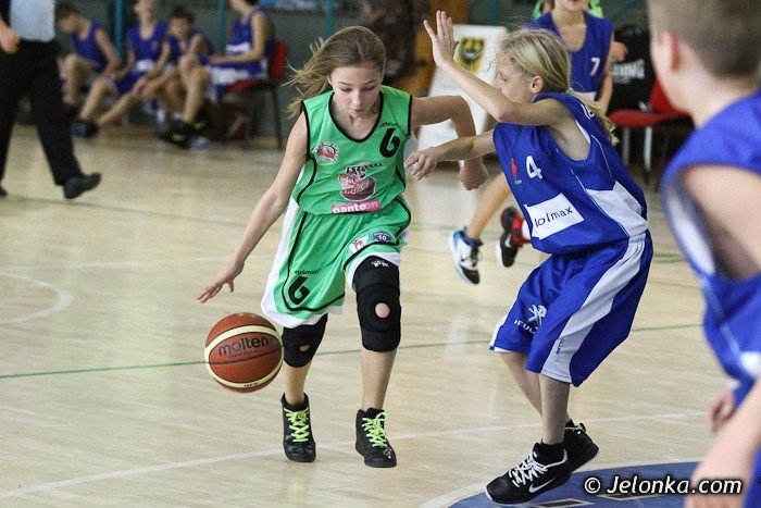 sosnowiczanki-gromia-w-pierwszym-dniu-gwiazdkowego-basketu-foto-43865
