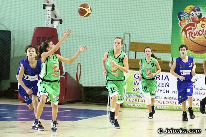 sosnowiczanki-gromia-w-pierwszym-dniu-gwiazdkowego-basketu-foto-43865
