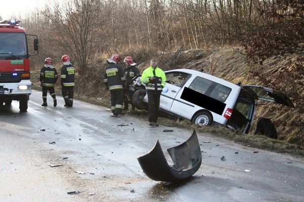 zderzenie-w-omnicy-cztery-osoby-w-szpitalu-foto-43913