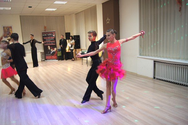 taneczne-15lecie-szkoy-krzysztofa-cieslaka-foto-43939