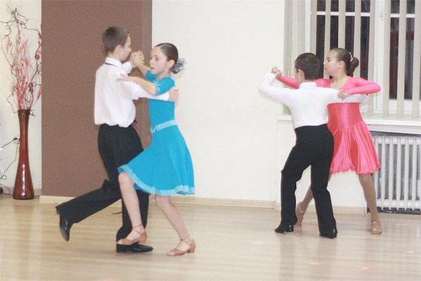 taneczne-15lecie-szkoy-krzysztofa-cieslaka-foto-43939