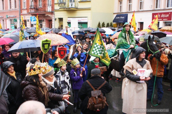 krolewski-orszak-odda-hod-dzieciatku-foto-44013