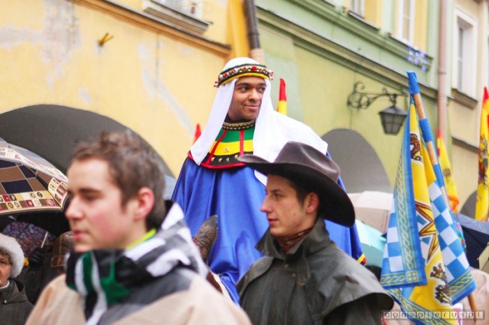 krolewski-orszak-odda-hod-dzieciatku-foto-44013