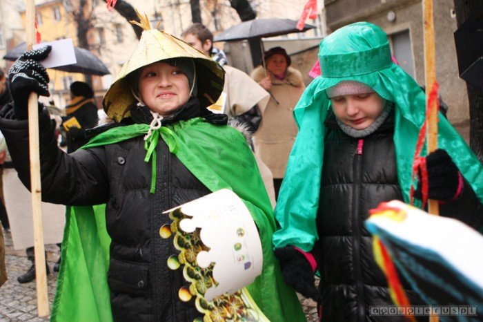 krolewski-orszak-odda-hod-dzieciatku-foto-44013