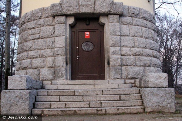 grzybek-zamkniety-turysci-rozczarowani-foto-44045