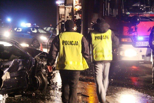 grozny-wypadek-na-skrzyzowaniu-z-jeleniej-gory-na-karpacz-i-kowary-foto-44056
