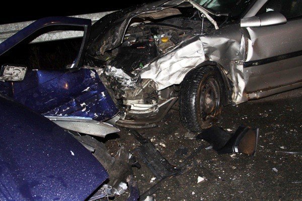 grozny-wypadek-na-skrzyzowaniu-z-jeleniej-gory-na-karpacz-i-kowary-foto-44056