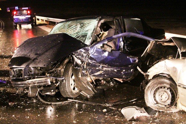 grozny-wypadek-na-skrzyzowaniu-z-jeleniej-gory-na-karpacz-i-kowary-foto-44056