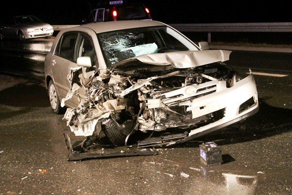grozny-wypadek-na-skrzyzowaniu-z-jeleniej-gory-na-karpacz-i-kowary-foto-44056