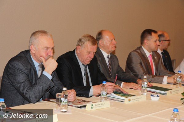 gminy-powiatu-jeleniogorskiego-razem-ze-starostwem-wylansuja-karkonosze-foto-44083
