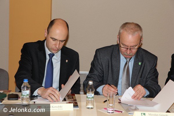gminy-powiatu-jeleniogorskiego-razem-ze-starostwem-wylansuja-karkonosze-foto-44083