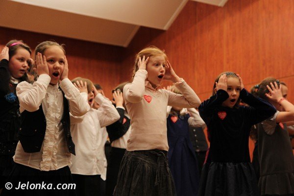 jeleniogorska-wielka-orkiestra-swiatecznej-pomocy-zagraa-w-filharmonii-foto-44100