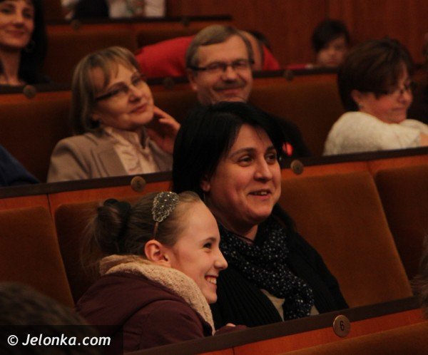 jeleniogorska-wielka-orkiestra-swiatecznej-pomocy-zagraa-w-filharmonii-foto-44100