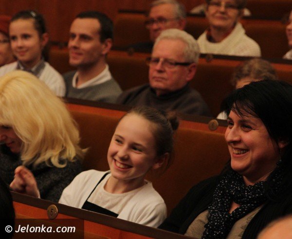 jeleniogorska-wielka-orkiestra-swiatecznej-pomocy-zagraa-w-filharmonii-foto-44100