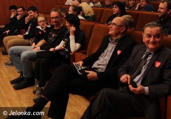 jeleniogorska-wielka-orkiestra-swiatecznej-pomocy-zagraa-w-filharmonii-foto-44100