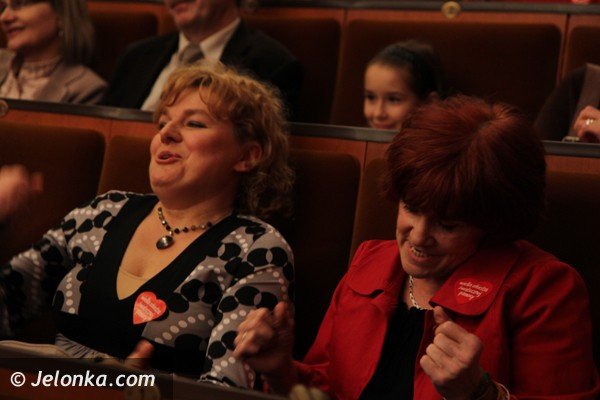 jeleniogorska-wielka-orkiestra-swiatecznej-pomocy-zagraa-w-filharmonii-foto-44100