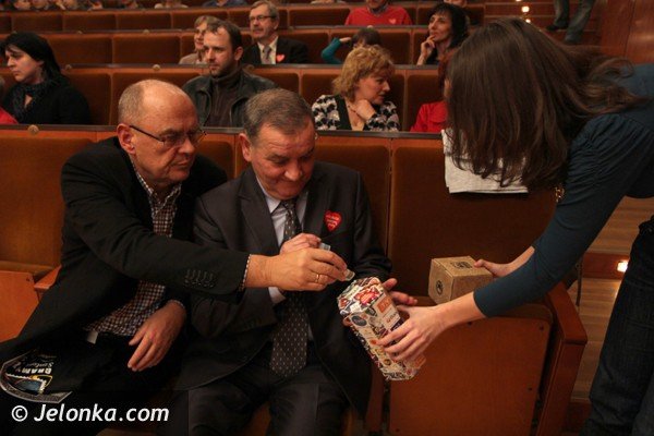 jeleniogorska-wielka-orkiestra-swiatecznej-pomocy-zagraa-w-filharmonii-foto-44100