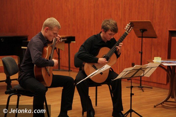 jeleniogorska-wielka-orkiestra-swiatecznej-pomocy-zagraa-w-filharmonii-foto-44100
